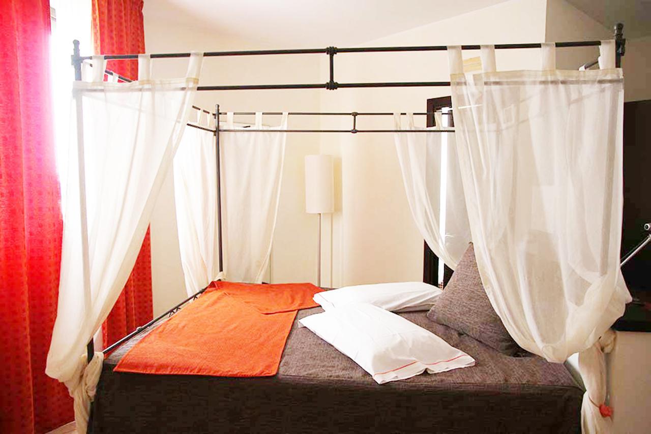 Hotel Al Ritrovo カステッルッツォ エクステリア 写真