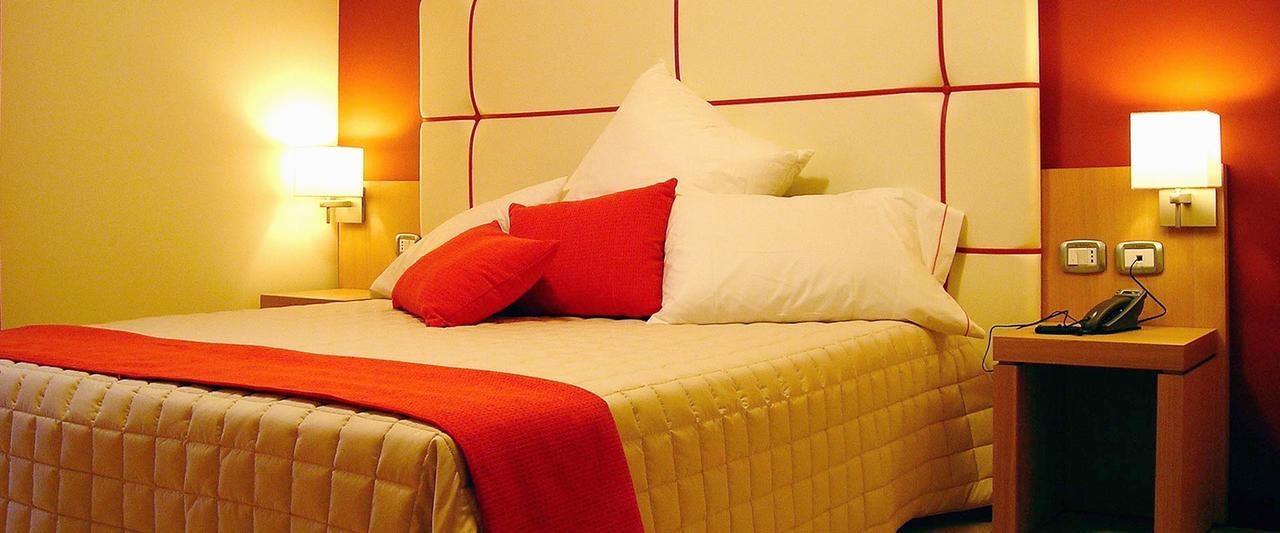 Hotel Al Ritrovo カステッルッツォ エクステリア 写真