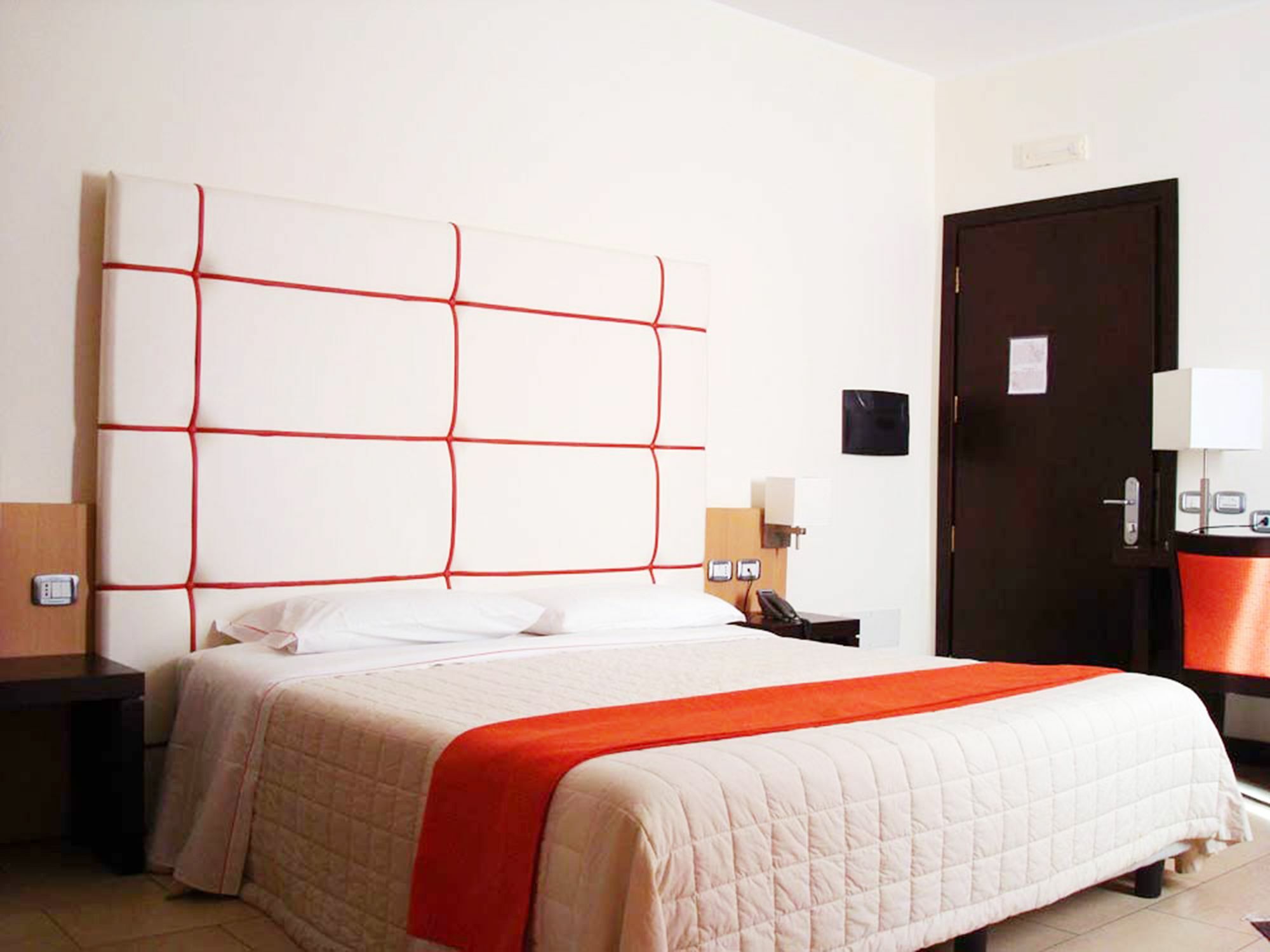 Hotel Al Ritrovo カステッルッツォ エクステリア 写真
