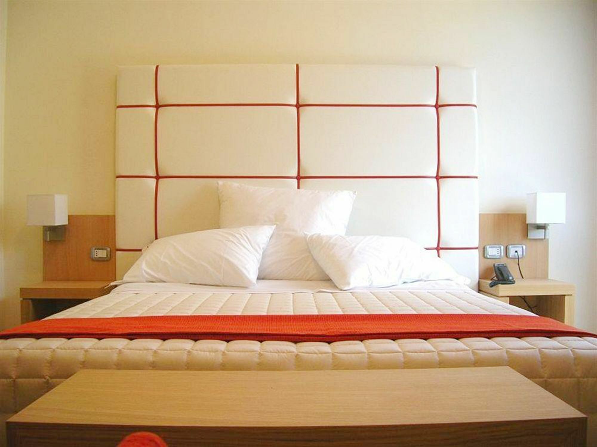 Hotel Al Ritrovo カステッルッツォ エクステリア 写真