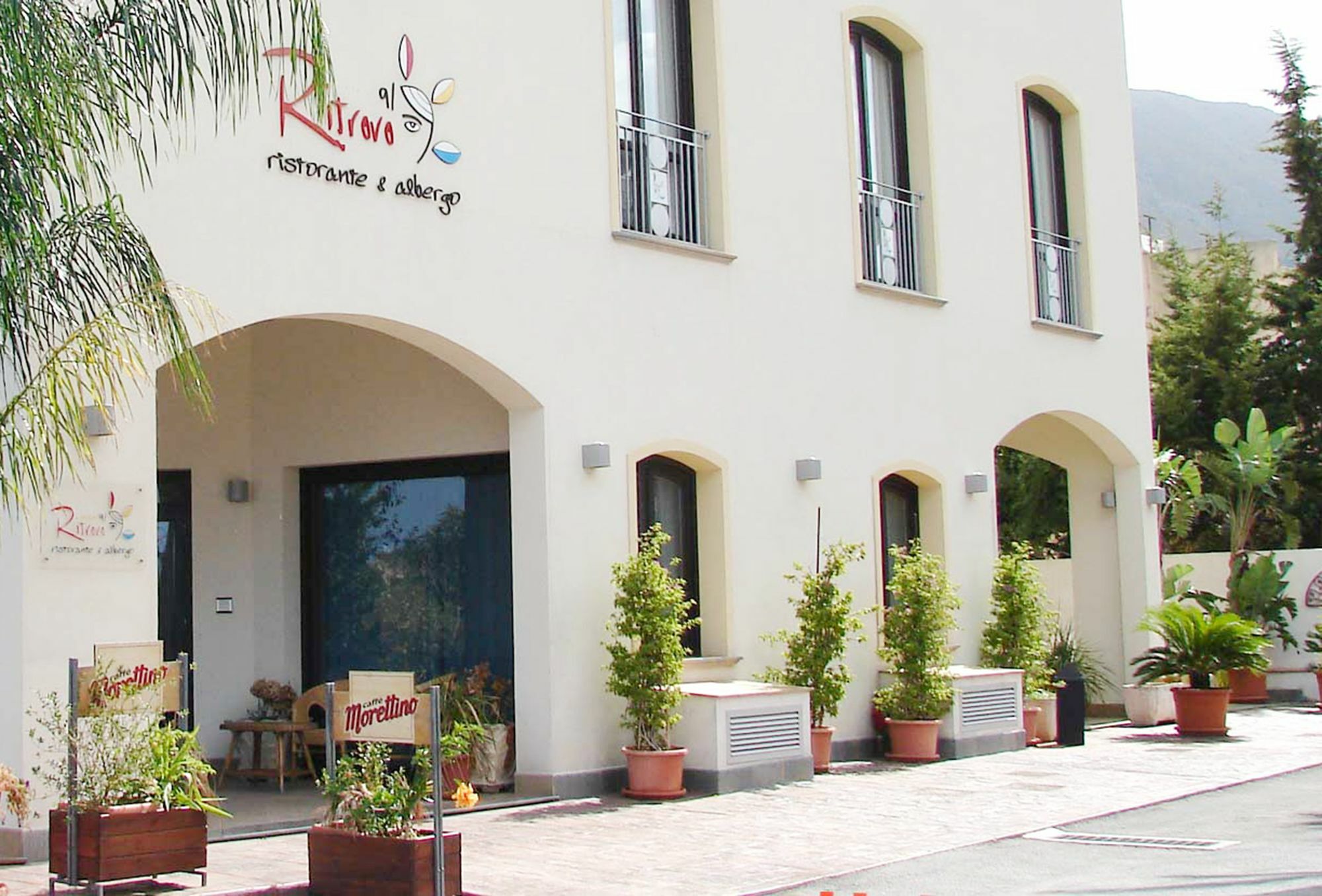 Hotel Al Ritrovo カステッルッツォ エクステリア 写真